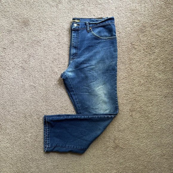 Lee Jeans Men’s Sz 40x32 Regular Fit Straight Leg Blue Medium Wash Denim - Picture 1 of 14